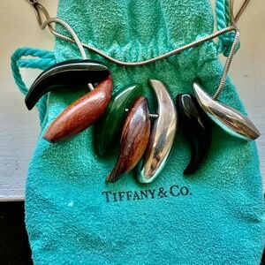 Authentic Tiffany&Co 925 sterling silver 7 fish necklace pendant by Frank Gehry